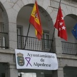 Imagen de la noticia El lazo morado preside el Ayuntamiento de Alpedrete