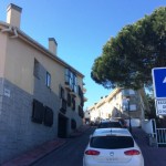 Señal de diercción unica en la calle Navillas esquina con avenida de los Canteros